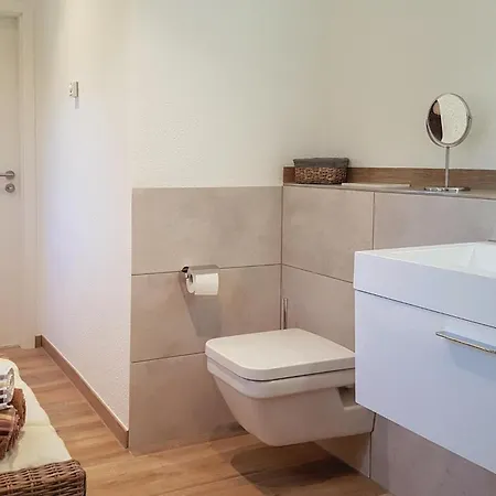 With Fireplace I Nyaraló