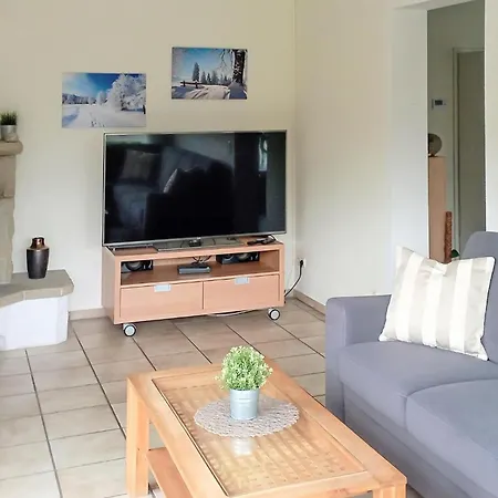 בית נופש With Fireplace I Gunderath